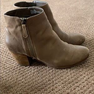 Crown Vintage Brown Booties